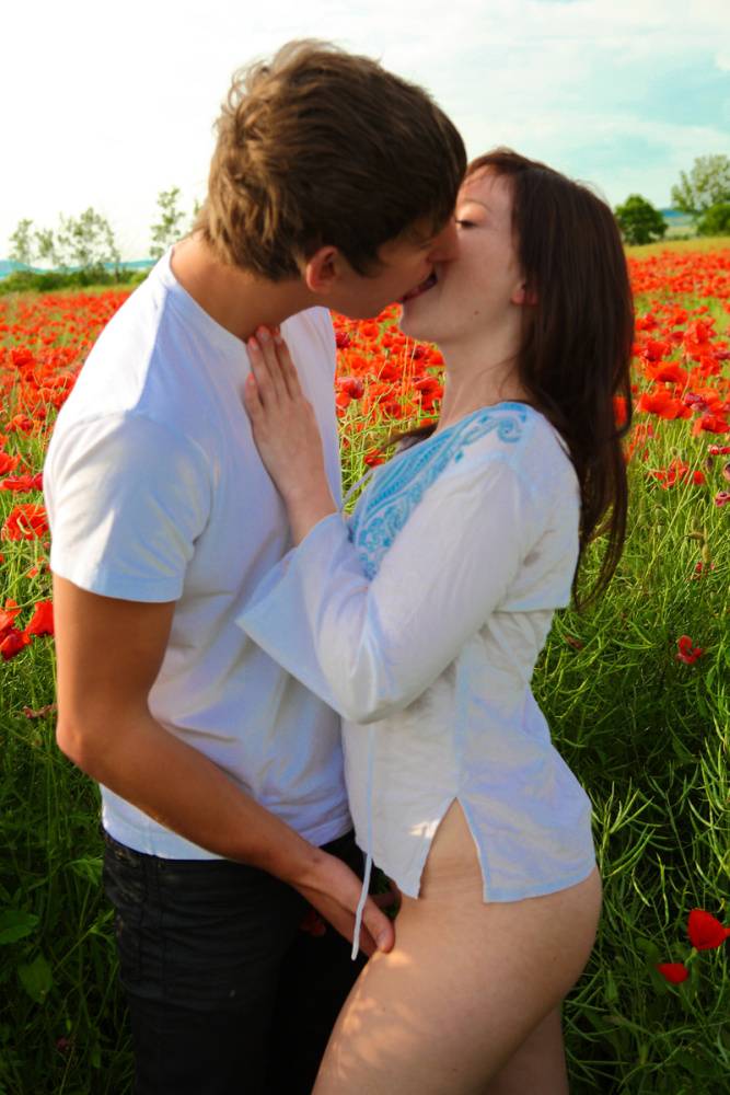 Young girl and her boyfriend have sex in a field of blooming poppies - #9