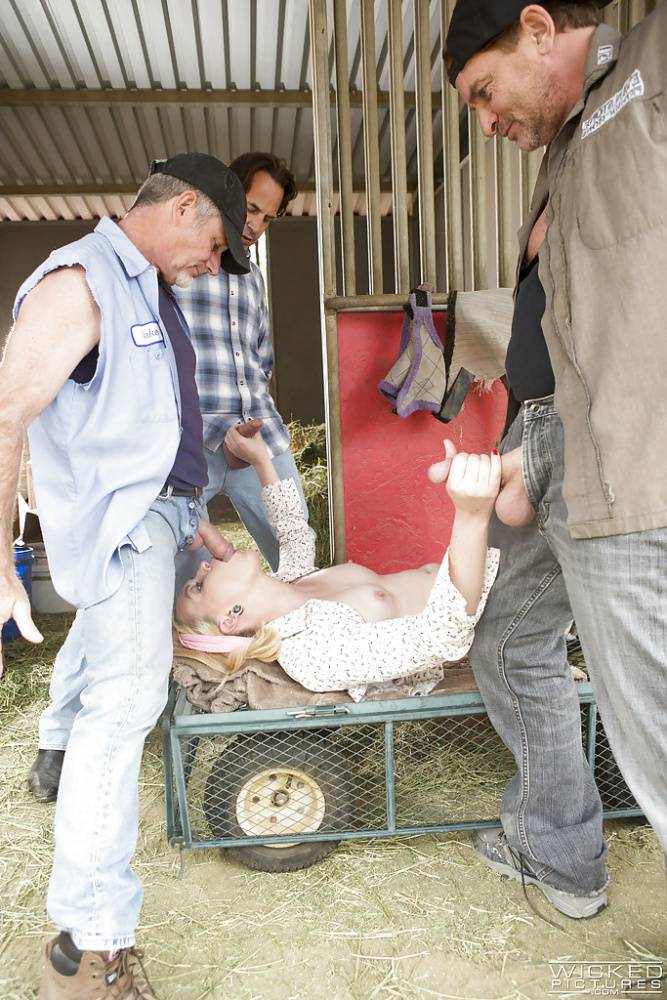 Blonde farm girl Miley May sucking off three men for facial cumshots | Photo: 473506