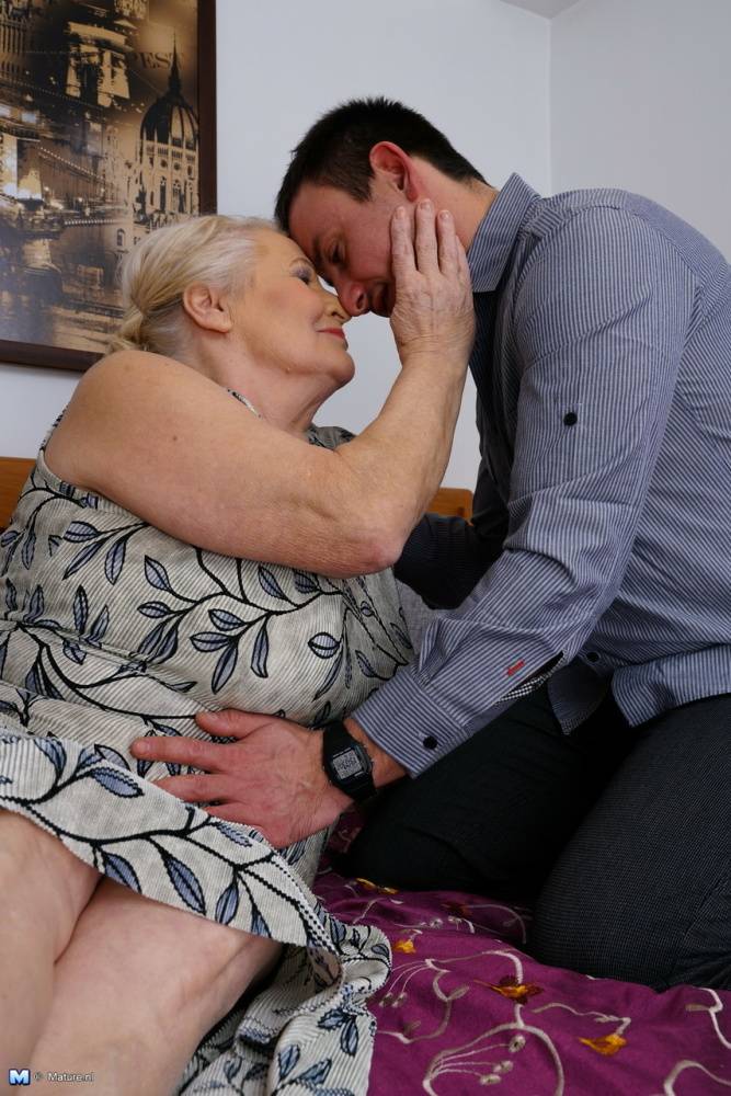 Obese granny undresses her new boy toy for for a pleasing bedroom fuck | Photo: 708218