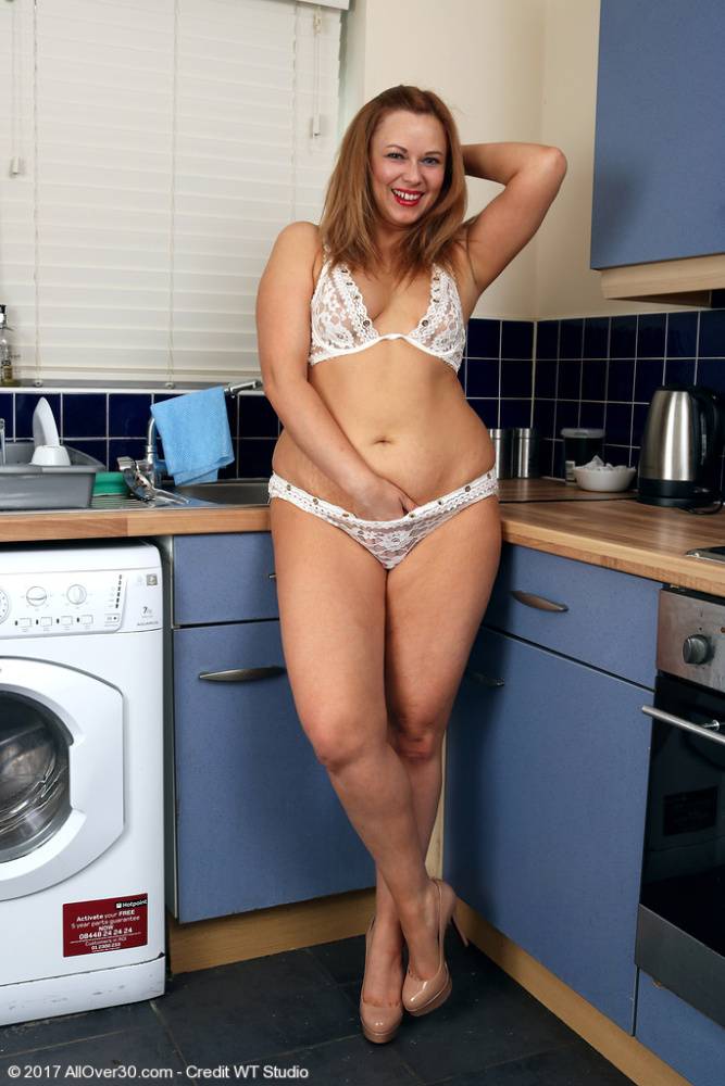 Big ass MILF Anna Joy flashes hot upskirt & strips naked cleaning kitchen - #2