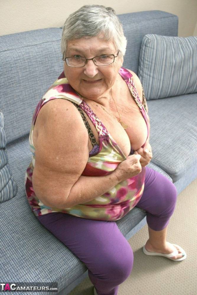 Huge fatty granny baring her saggy boobs & spreading her horny pussy wide open | Photo: 727766