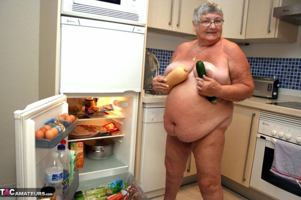 Fat UK nan Grandma Libby gets completely naked while cleaning her kitchen - #8