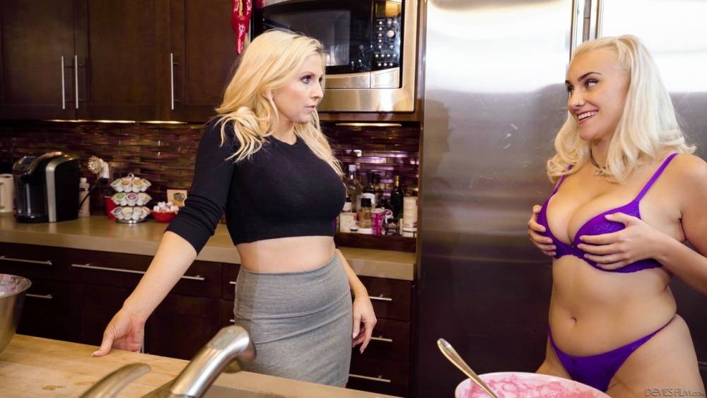 Christie Stevens is busy baking some sweets with her sweet stepdaughter - #6
