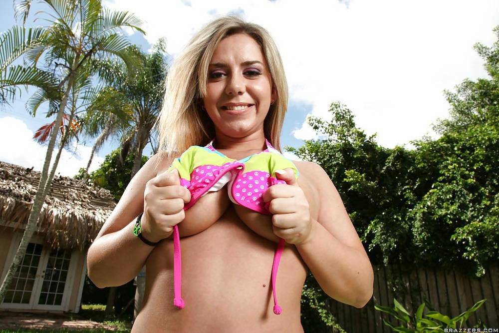 Smiley babe Allie Foster with big tits strips off her panties outdoor | Photo: 807260