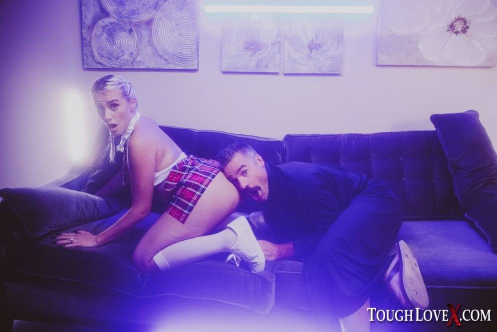Blonde student Indica Monroe has her first rough sex experience on a sofa | Photo: 812011