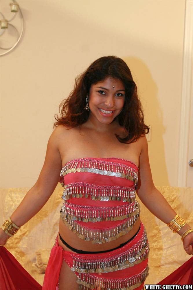 Fully clothed Indian female Shari flashing upskirt big butt - #6