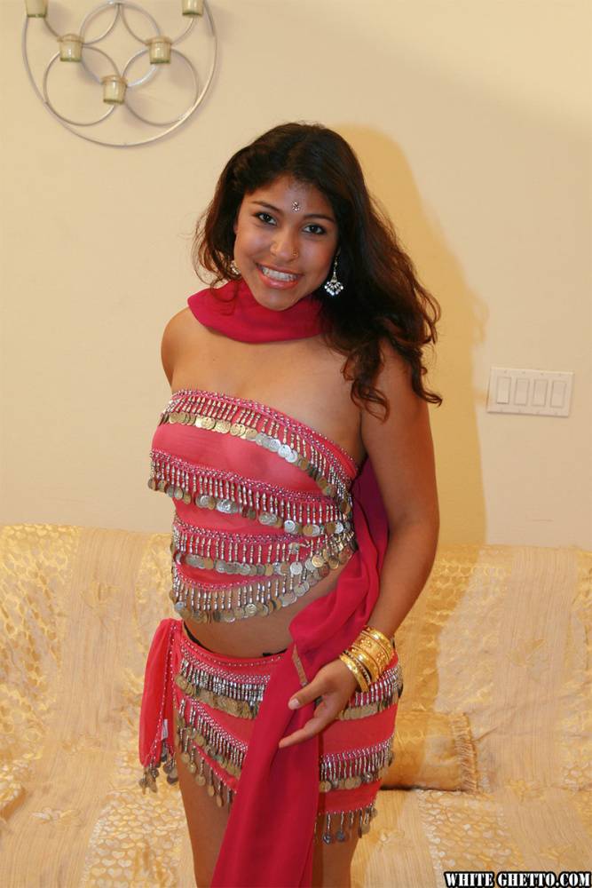 Fully clothed Indian female Shari flashing upskirt big butt - #7