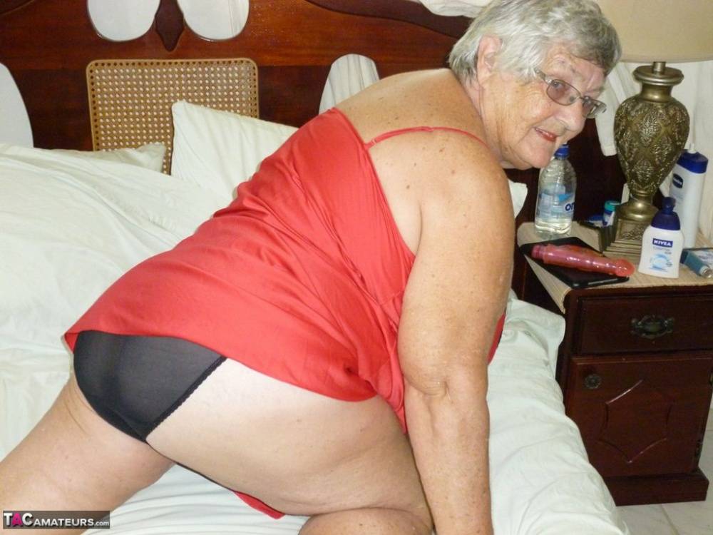 Old British woman Grandma Libby removes lingerie while toying her snatch - #11