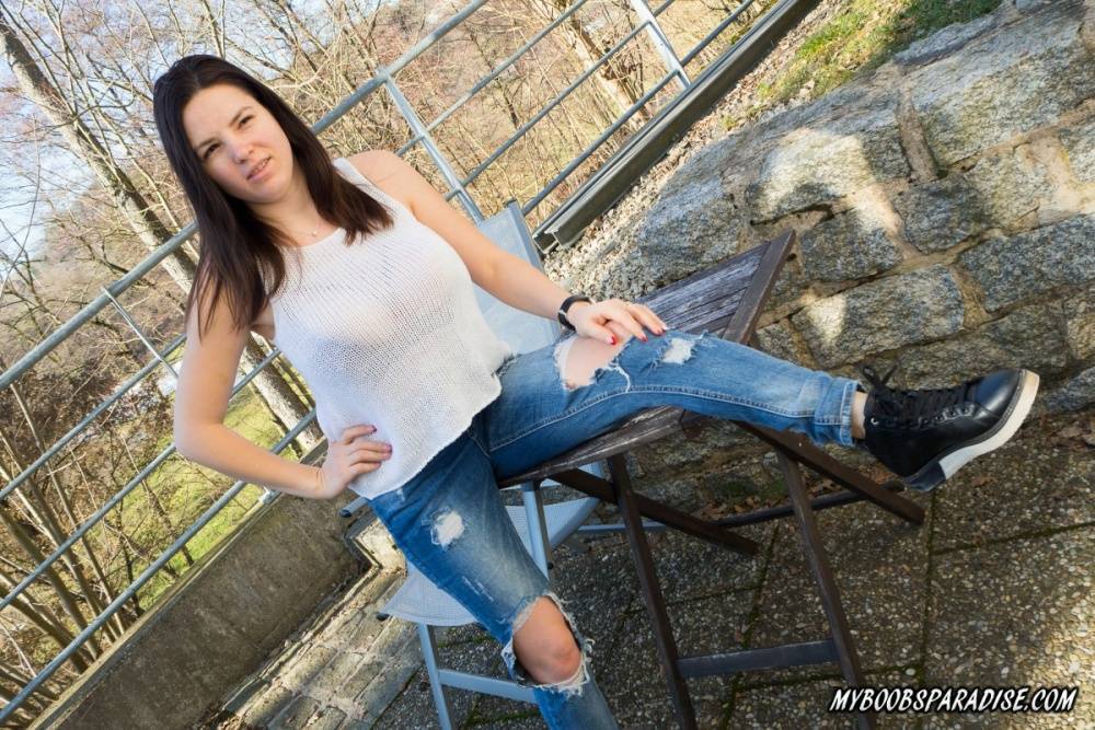 Solo girl Talia Amanda pulls out her knockers while wearing ripped jeans | Photo: 888594