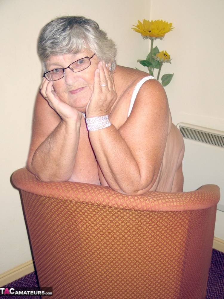 Old British woman Grandma Libby puts her obese body on display - #5