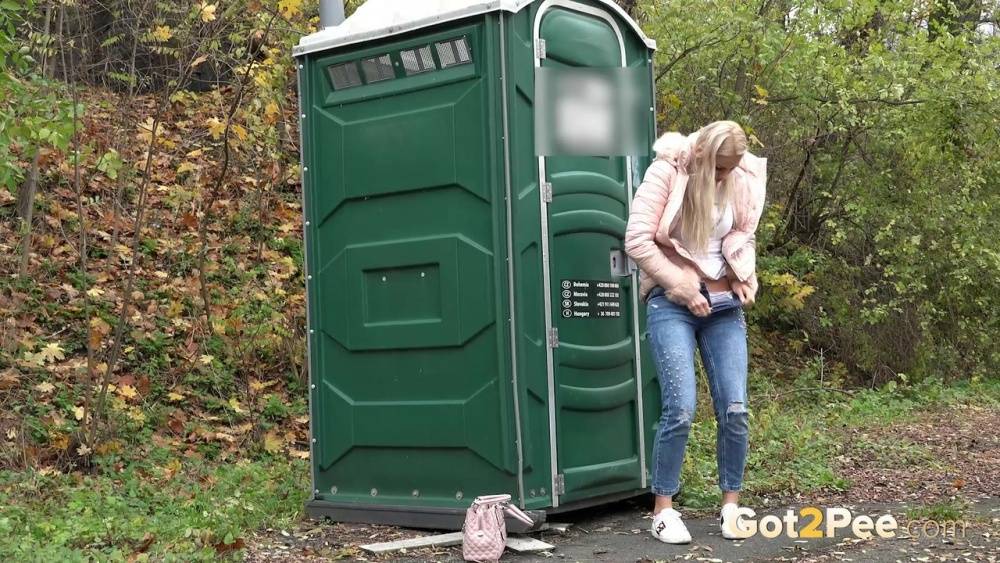 Blonde Katy Sky has to drop her jeans & pee in public because of locked toilet - #10