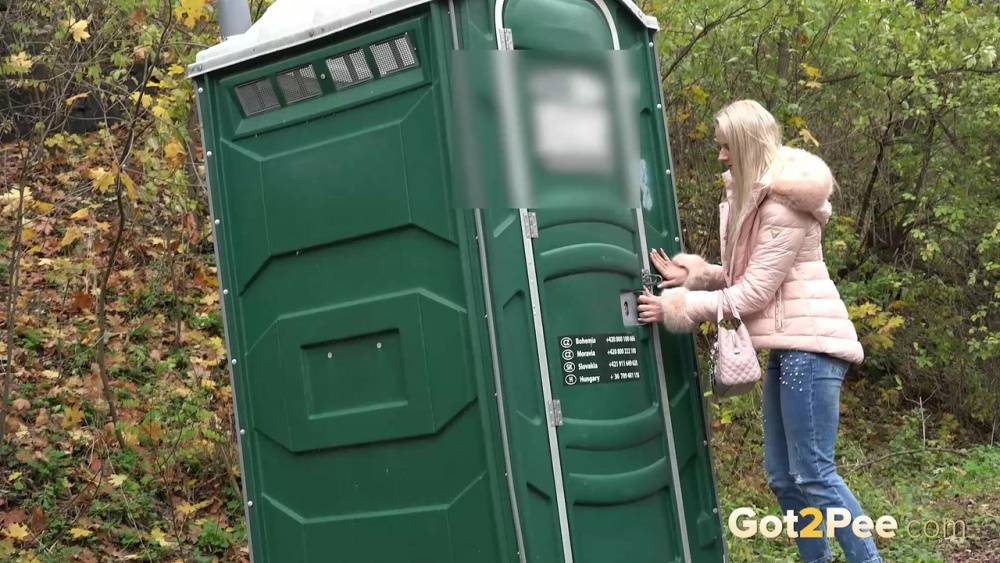 Blonde Katy Sky has to drop her jeans & pee in public because of locked toilet - #11
