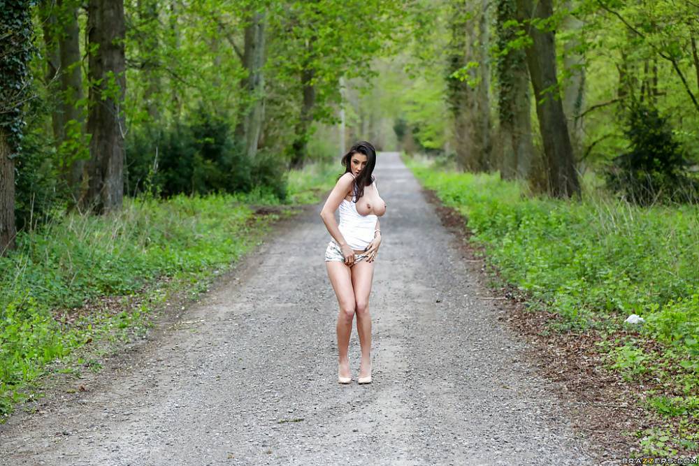 Italian solo babe Sofia Cucci baring large breasts outdoors - #8