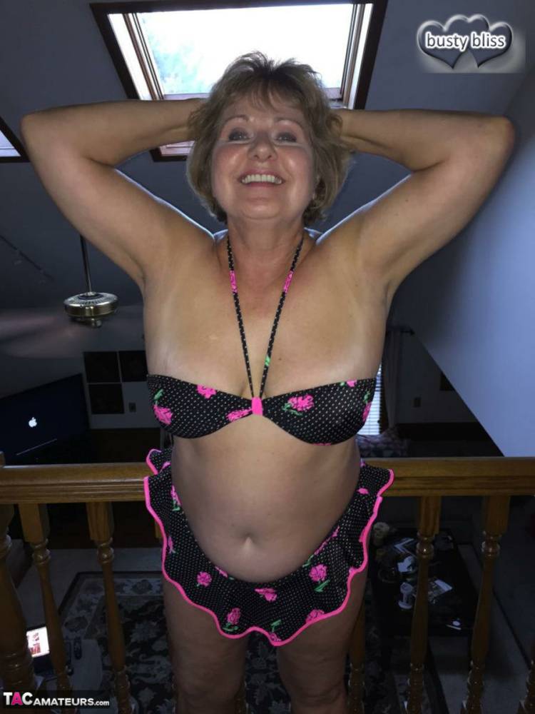 Mature amateur Busty Bliss releases her big natural tits from a bikini - #13