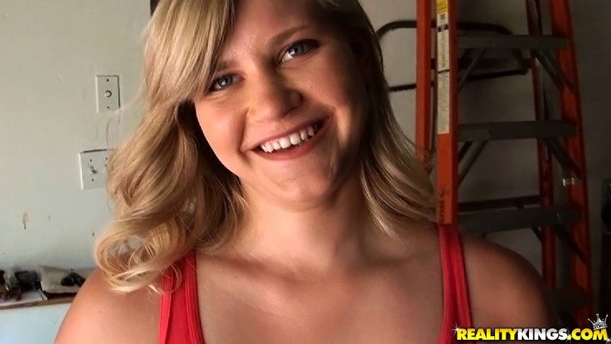 Blonde chick Roxy Lovette baring big natural tits while removing clothing - #8
