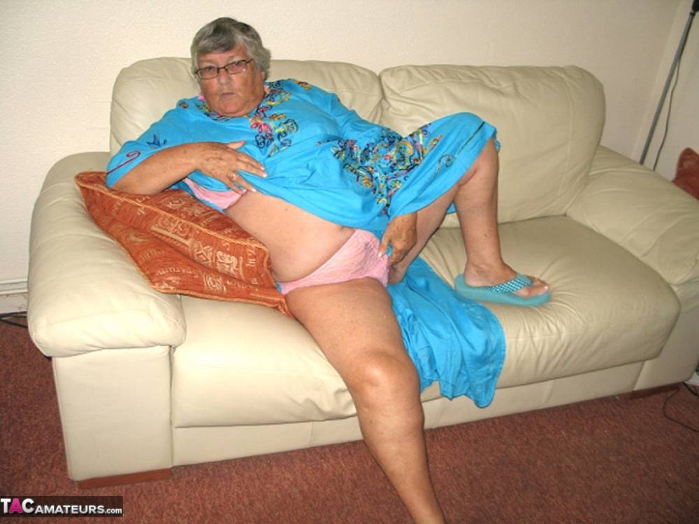 Obese nan Grandma Libby licks a nipples after taking off her pink panties - #1