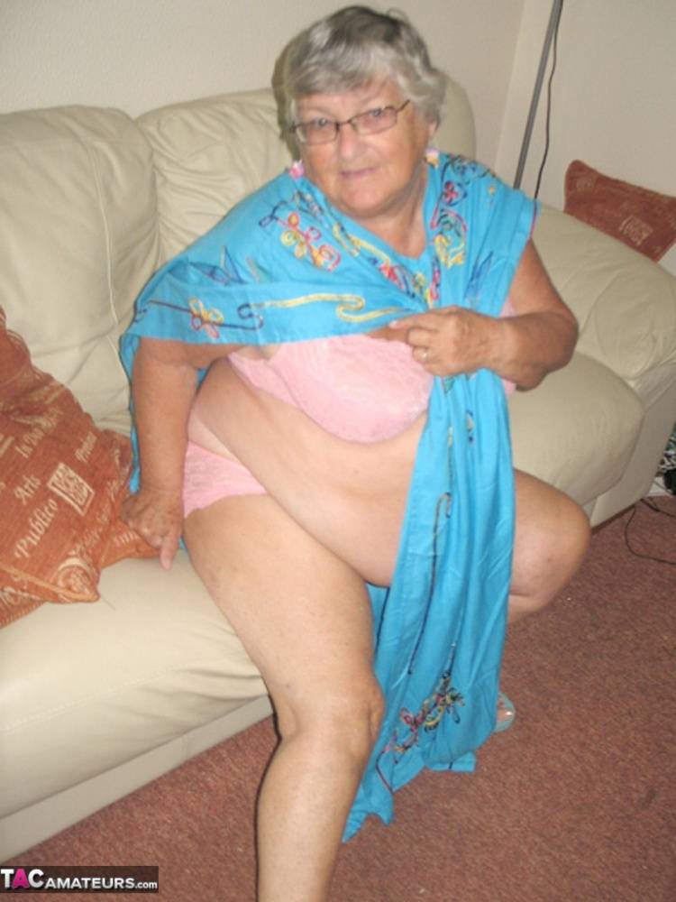 Obese nan Grandma Libby licks a nipples after taking off her pink panties - #12