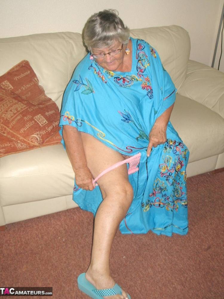 Obese nan Grandma Libby licks a nipples after taking off her pink panties - #14