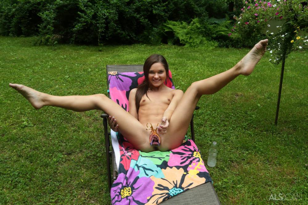 Thin amateur Zoe Bloom plays with her butterfly pussy on a lawn chair - #4
