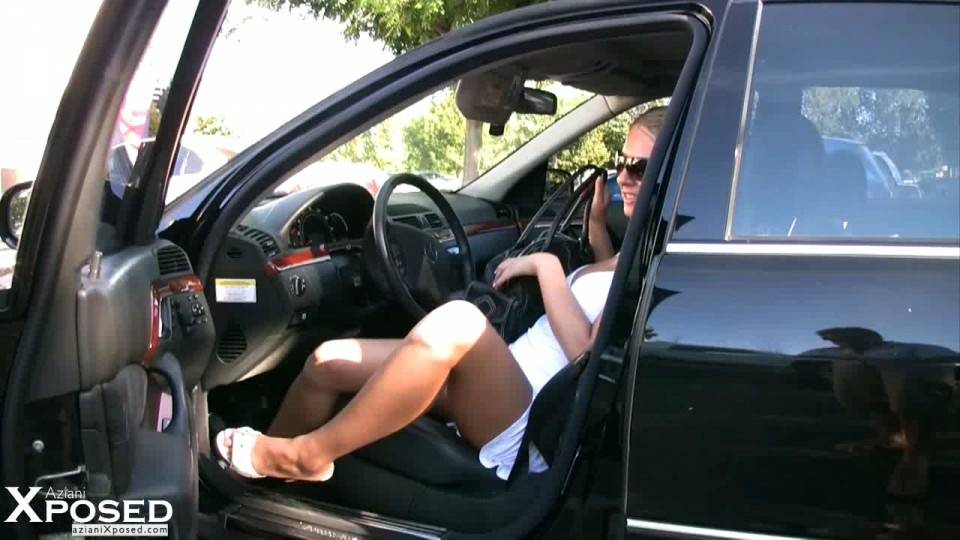 Blonde MILF Riley Evans exposes her big naturals while behind the wheel - #2