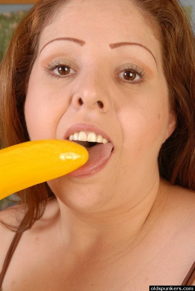 Amazing Cyn is sucking and eating this banana instead of dick - #14