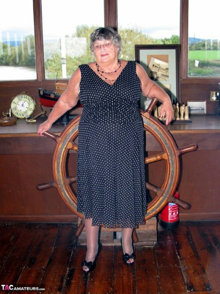 Fat British nan Grandma Libby masturbates in stockings while on board a boat - #14