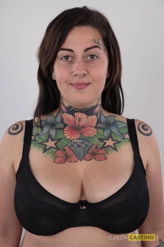 Tattooed amateur Nikola releases her overweight body from clothing - #1
