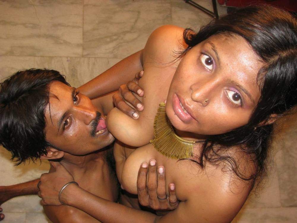 Chybby Indian Girl Muffdived Blowjob On Beed - #8