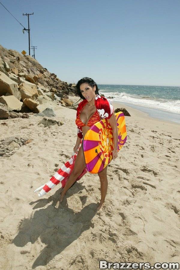 Busty MILF Veronica Rayne strips off bikini and posing on the beach - #8