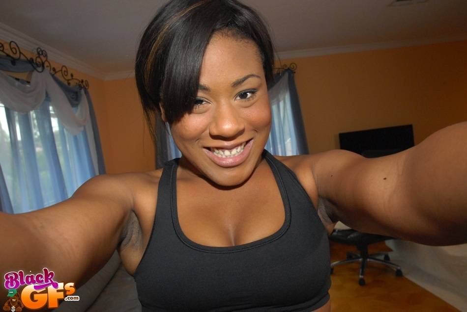 Curvaceous ebony siren takes off her white yoga pants and shows off her cunt - #2