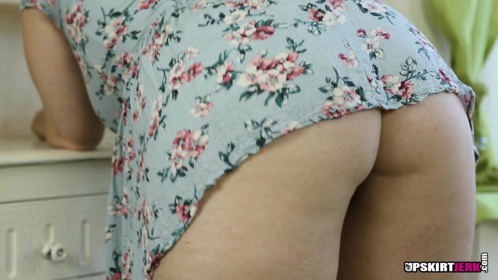 Obese solo model Ellie Roe exposes her fat ass and cellulite too - #9