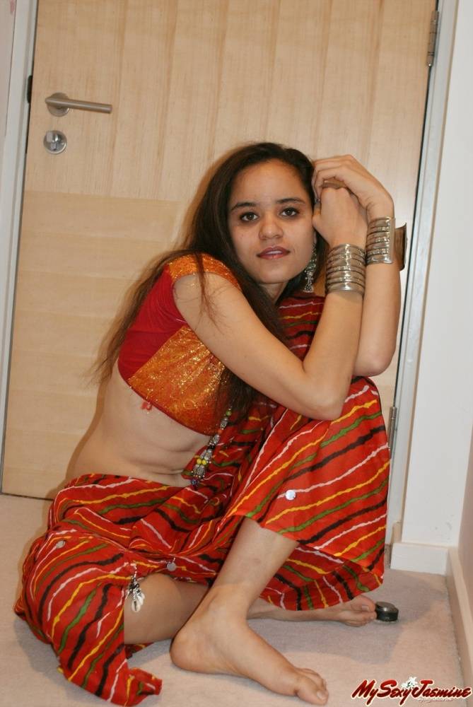Indian princess Jasime takes her traditional clothes and poses nude - #4