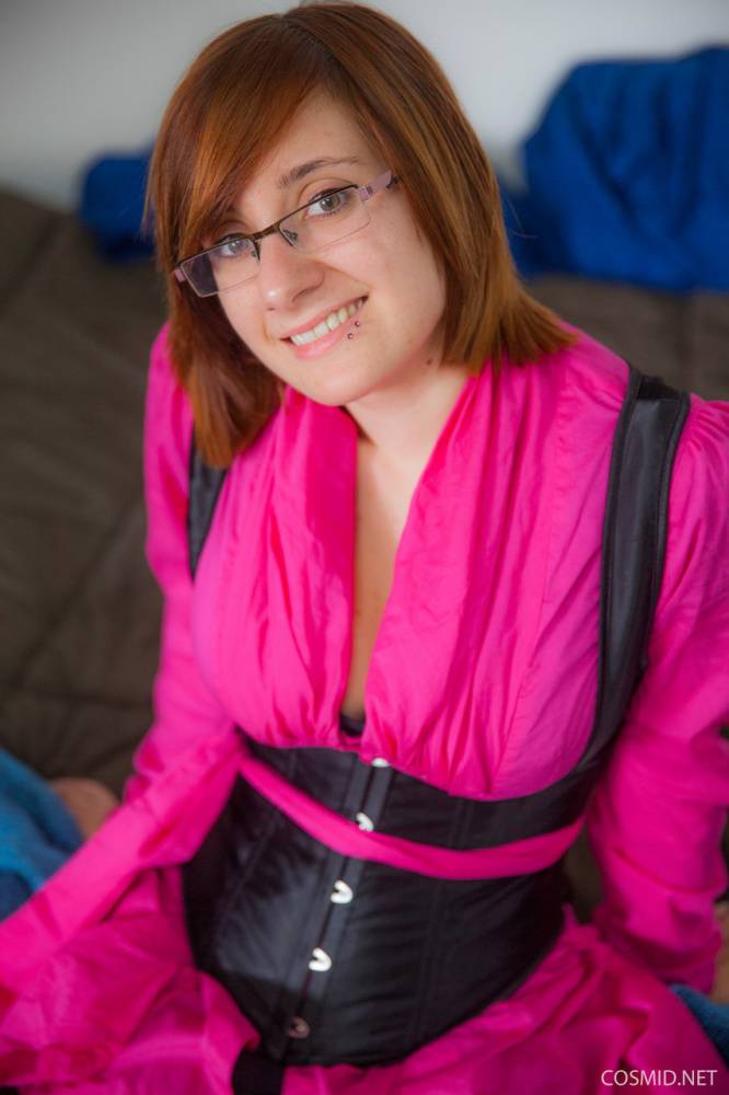 Glasses clad Chelsea Bell disrobes to flaunt her big tits and bald muff - #10