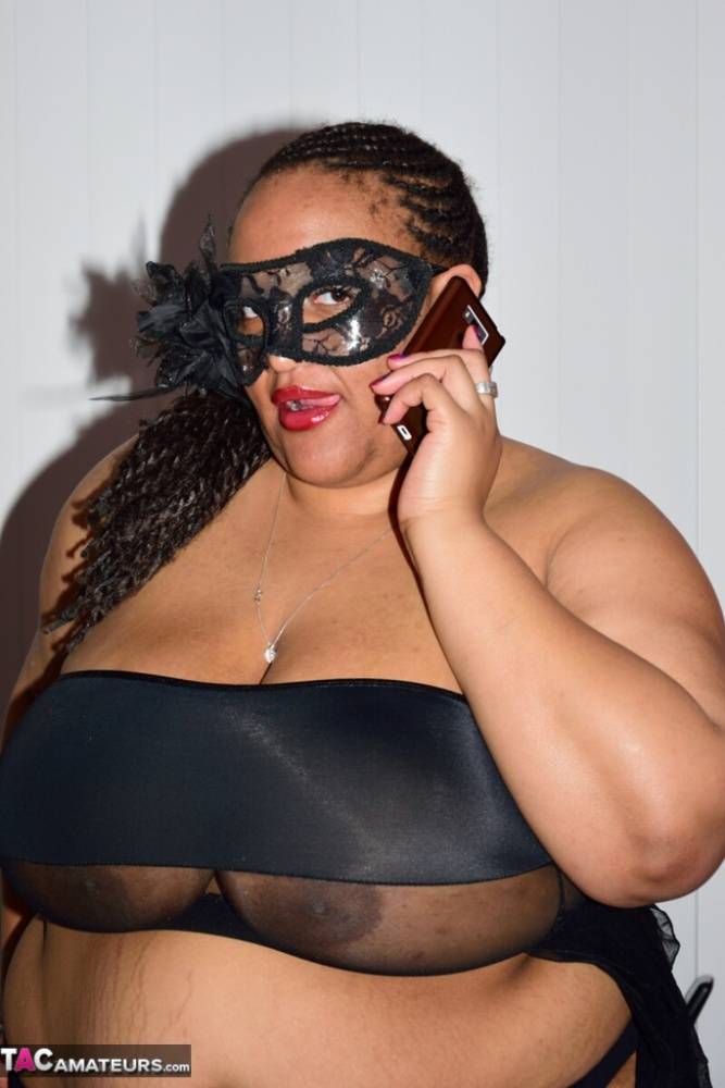SSBBW wears a mask while unveiling her huge saggy tits and massive ass | Photo: 1325663
