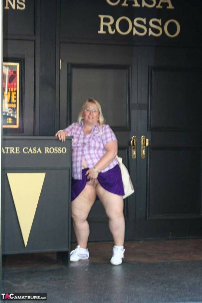 Fat UK blonde Lexie Cummings exposes herself in public before masturbating | Photo: 1371005