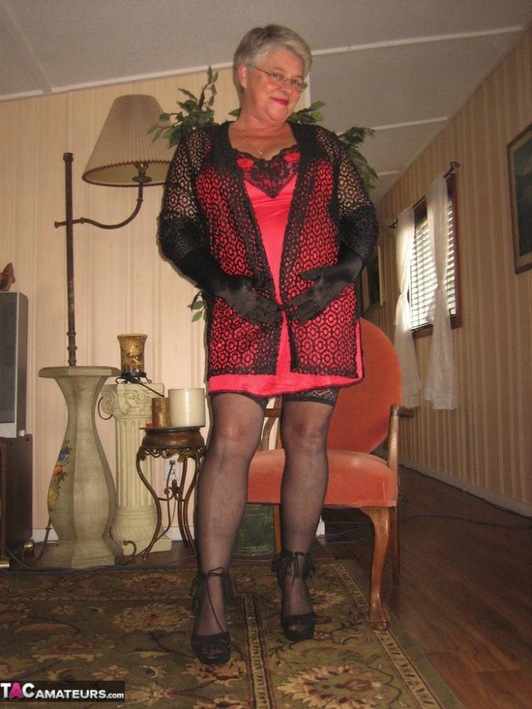 Old lady Girdle Goddess casts off lingerie to pose nude in hosiery and gloves - #15