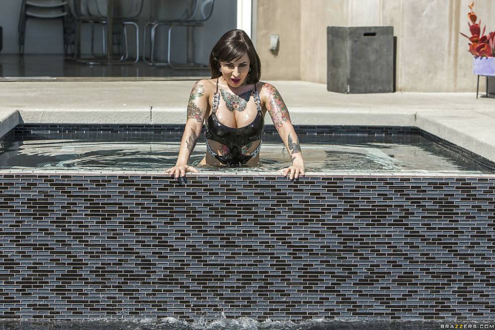 Tattoo model Dollie Darko posing nice ass outdoors in bathing suit - #15