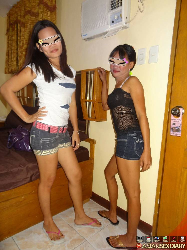 2 Filipina best friends freelancing in Manila getting dirty with white male - #1