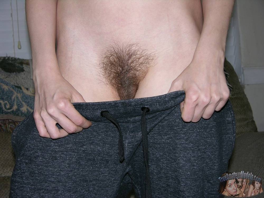 Amateur Girl Models Nude And Gives A Handjob At Amateur Porn Shoot Jackie H | Photo: 1669858