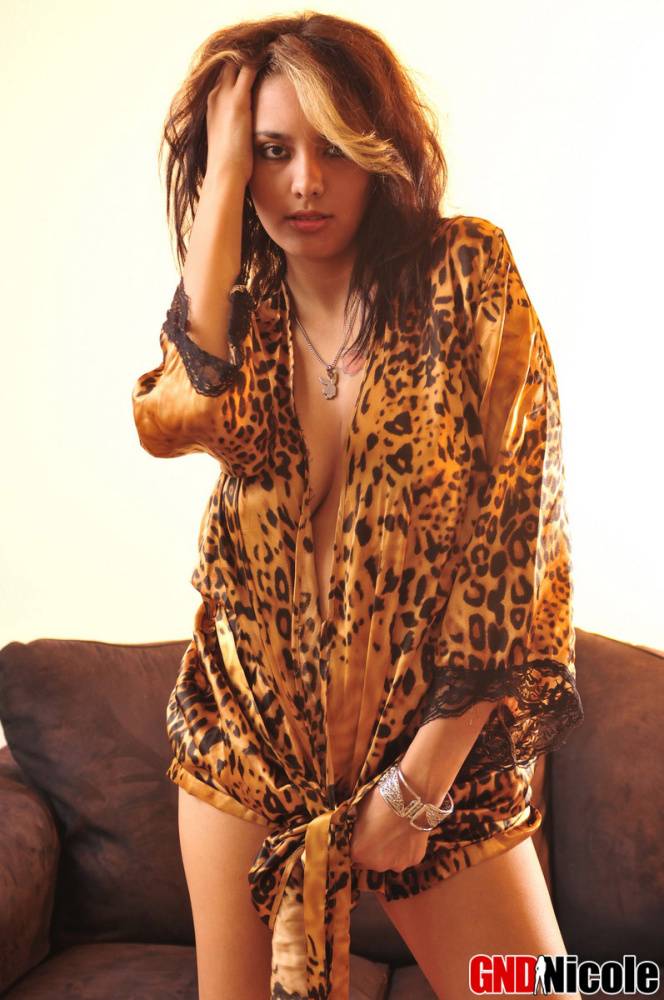 Amateur model teases in an animal print robe and pointed heels - #9