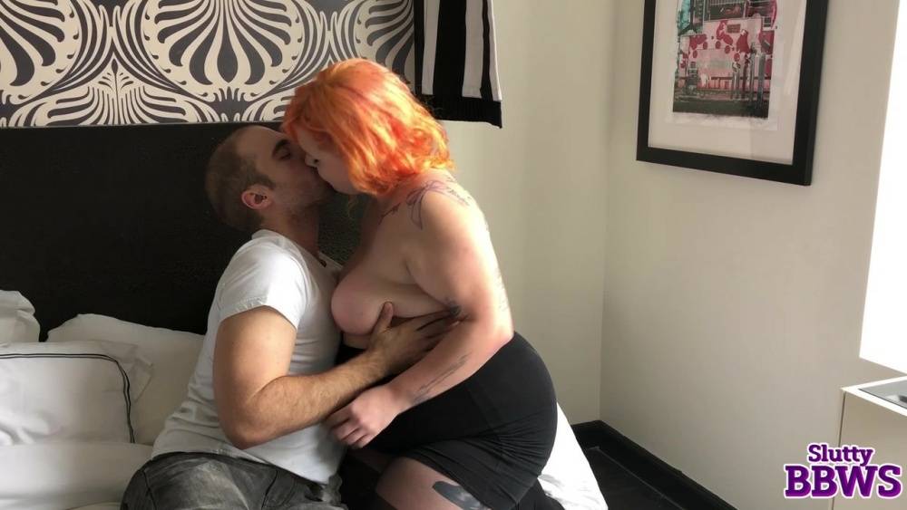 Redheaded fatty concludes a handjob with sperm on her face and tits | Photo: 77319