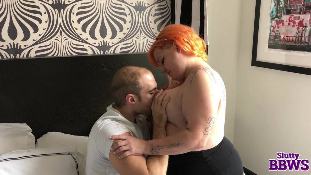 Redheaded fatty concludes a handjob with sperm on her face and tits | Photo: 77327