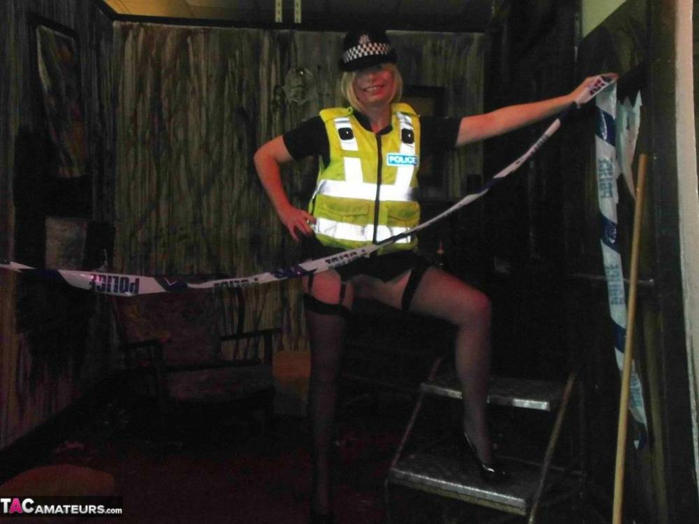 Mature UK policewoman Barby Slut sets her tits free of her uniform - #9
