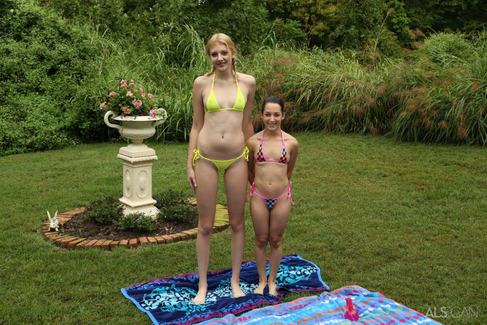 Short and tall lesbians remove bikinis before scissoring and fisting in yard | Photo: 97387