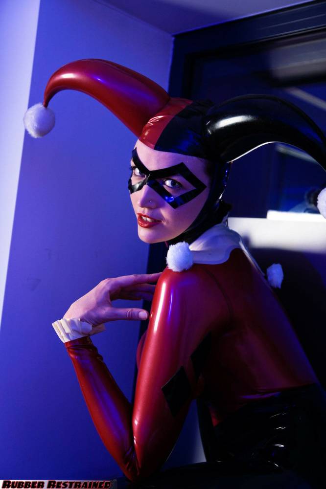 Solo model Dutch Dame poses in a Harley Quinn themed latex outfit - #15