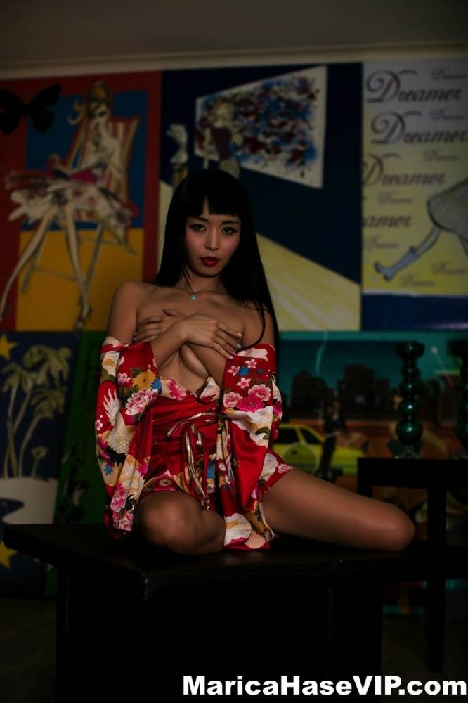 Asian MILF Marica Hase rubs her sexy muff after taking her kimono off | Photo: 110869
