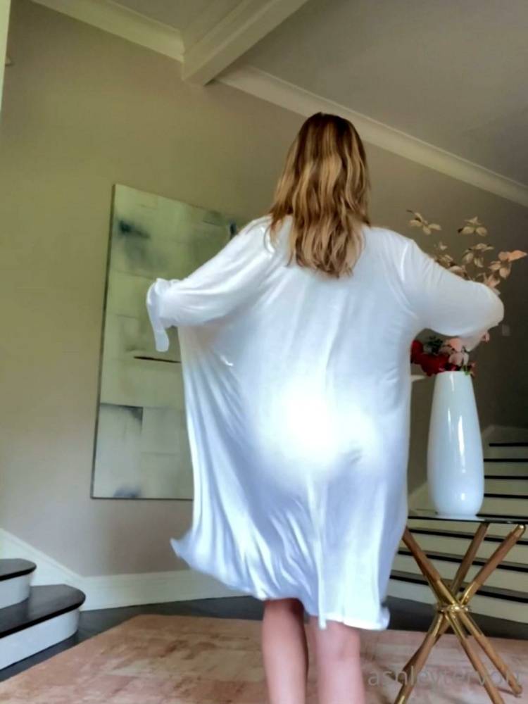 Ashley Tervort Nude Robe Strip Onlyfans Video Leaked | Photo: 17731