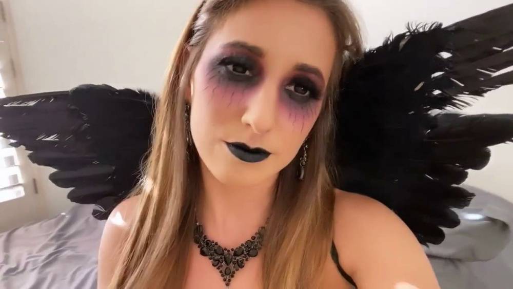 Christina Khalil Dark Angel Selfie Style Video Leaked | Photo: 31801