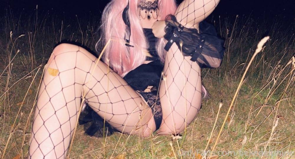 Belle Delphine Night Time Outdoor Onlyfans Leaked | Photo: 33536