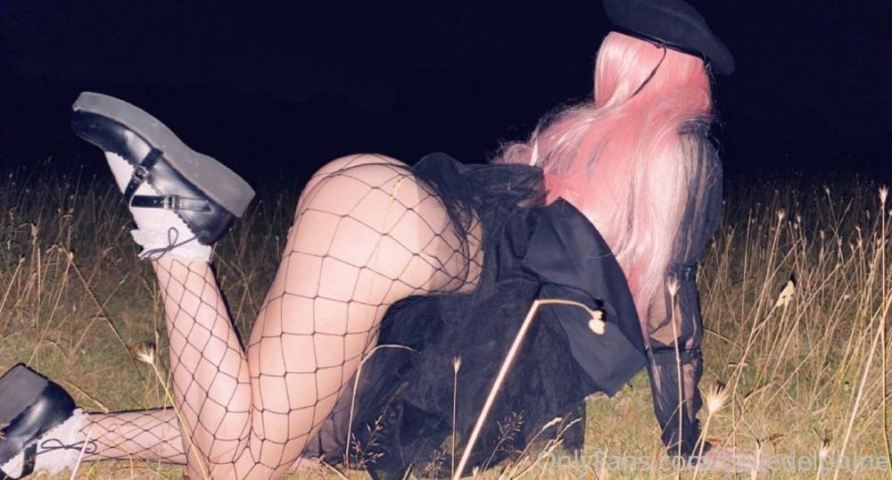 Belle Delphine Night Time Outdoor Onlyfans Leaked | Photo: 33544